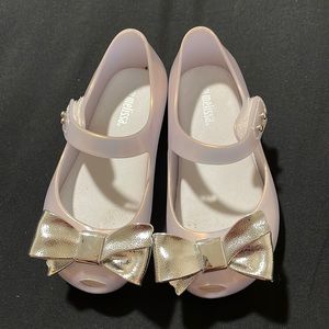 Cute Mini Melissa size 8 toddler girl silver with bow Girl's Mini Ultragirl